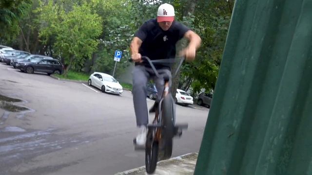 Ilya Usoltsev - АВГУСТ смотреть онлайн