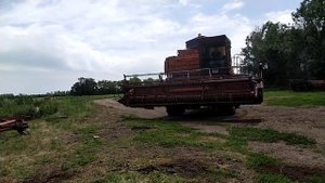 ремонт комбайна дон 1500, подцепляем жатку жу-6