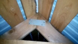 Задувает снег под конёк.