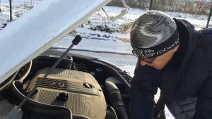 Mercedes GLK Снова проверяем уровень антифриза