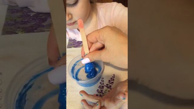 Делаем синий слайм с блестками