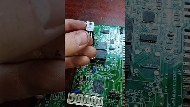 Стиральная машина Zanussi не крутит двигатель. Ремонт модуля управления смотреть онлайн