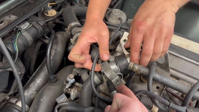 Fixing Vacuum Leaks, Turbo Gauge, and High Idle on My Saab 900! смотреть онлайн