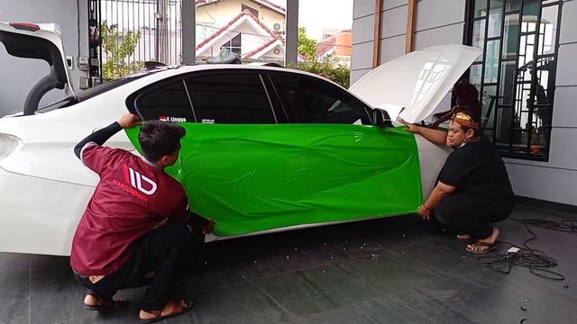 vinyl wrap BMW yellow green смотреть онлайн