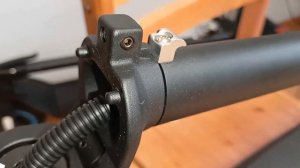 Городской легкий электросамокат HALTEN FLASH крупным планом