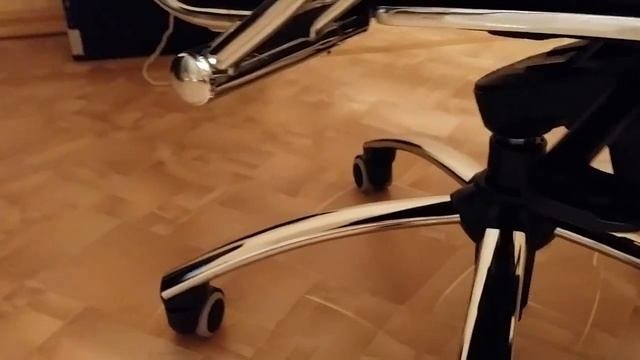 Обзор кресла САМУРАЙ. Как скрепит это кресло? Слушайте))) ЖЕСТЬ!