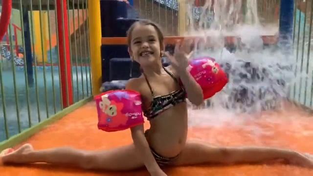 Аквапарк Николь 6 лет смотреть онлайн