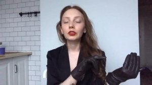 Loewe 001 Woman. Кожаные сладкие перчатки. Отзыв об аромате