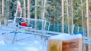 Влад и Ники пробуют зимние развлечения для детей