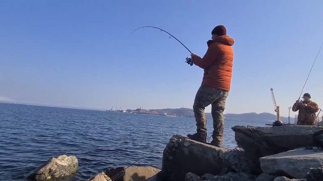 Рыбалка с Берега(Shore Jigging) г. Находка 24.03.2022 смотреть онлайн