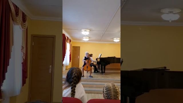 Г. Свиридов. "Колдун" - исполняет уч. 4 кл. Станиславская Света