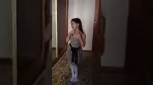 Мама Люба давай,танцует Анель