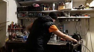 Крутая воздушка из бутылки своими руками/самодельная пневматика из бутылки
