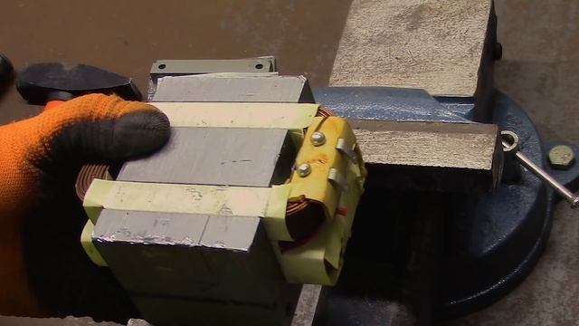 МЕДЬ в трансформаторе от микроволновки. смотреть онлайн