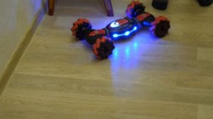 Машинка перевертыш. Обязательно покупайте пульт управления