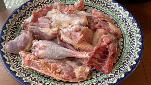 Очень вкусное блюдо  индейка в собственном соку с картошкой
