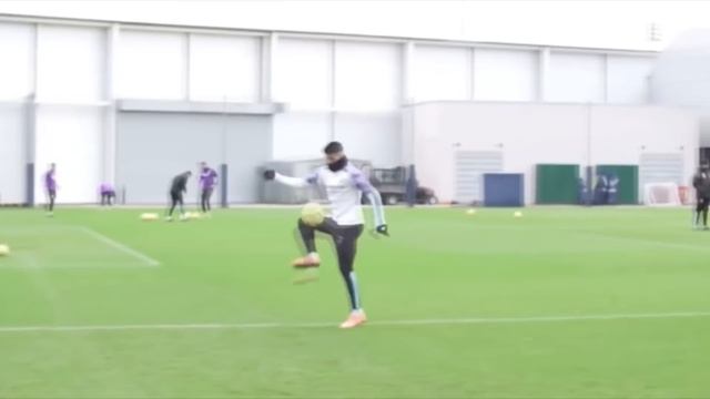 ФУТБОЛИСТЫ СИТИ БУЛЛЯТ ЗИНЧЕНКО 7 МИНУТ ? смотреть онлайн