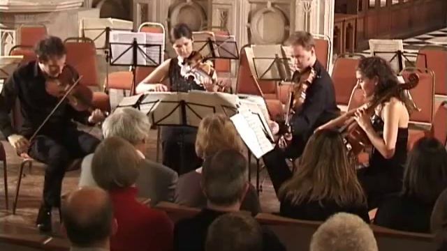 Benjamin Britten Three Divertimenti - Burlesque - Carducci String Quartet смотреть онлайн