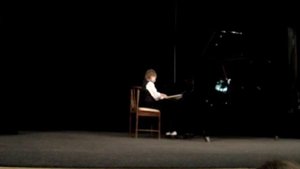 Г. Волленгаупт "Скерцино" исполняет Вадим Образцов, 10 лет.