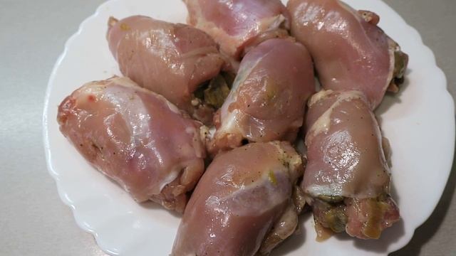ФАРШИРОВАННЫЕ КУРИНЫЕ БЁДРЫШКИ С ГРИБНОЙ НАЧИНКОЙ И С СЫРОМ смотреть онлайн