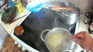 РЫБНЫЙ СУП ИЗ КИЛЬКИ В ТОМАТНОМ СОУСЕ.