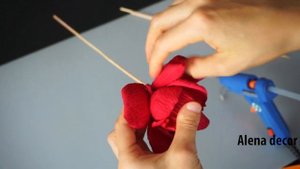 Как сделать букет из конфет своими руками, розы из гофрированной бумаги, DIY