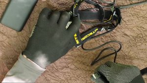Nitecore HU60 - мощный налобный фонарь с беспроводным управлением.