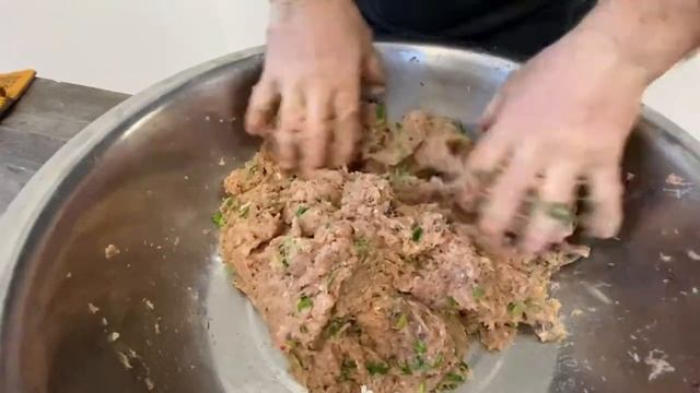 Люля-кебаб из баранины и курицы по-грузински.