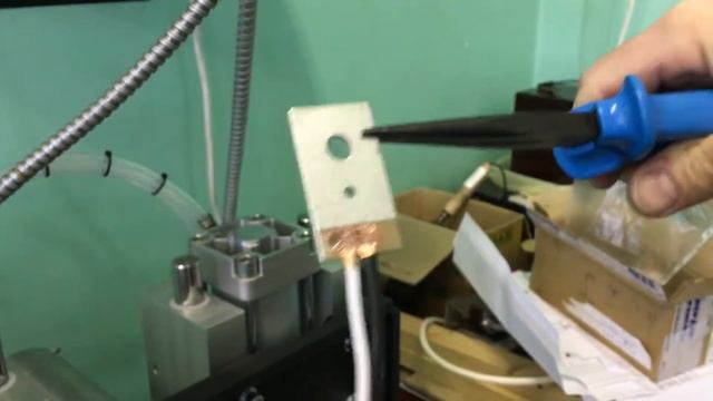Тестирование ультразвуковой сварки медных проводов к алюминиевой шине смотреть онлайн