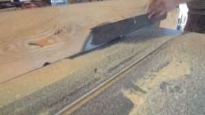 Распил доски по вдоль. НЕ ПОВТОРЯТЬ!  ОПАСНО для пальцев!