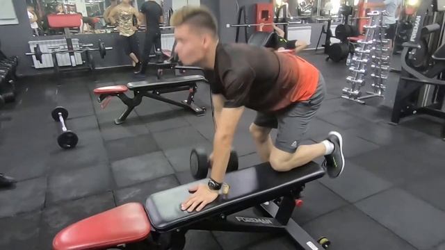 Мотивационная тренировка на спину и трицепс всего за 3 минуты!