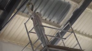 Утепление металлической кровли из профнастила изнутри! Цена на утеплитель ППУ от 1300.рубм2