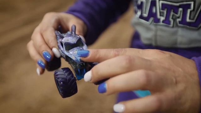 Meet The Monster Trucks: Dragon, Zombie, Monster Mutt & MORE смотреть онлайн