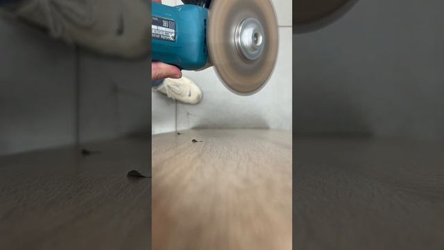 Makita ga5030