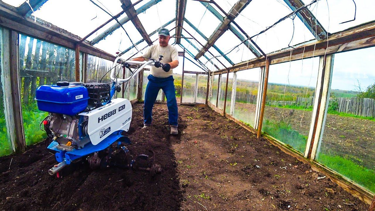 Мотоблок Нева МБ-23 Мультиагро с фрезой.Культивирую маленькую теплицу огромным мотоблоком! смотреть онлайн