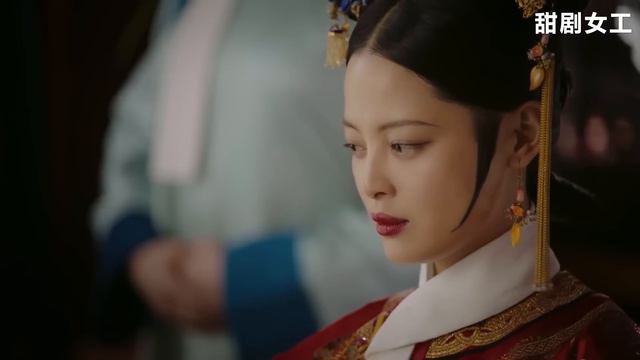 如懿反擊嘉妃這段炸裂！一副紅玉髓耳墜讓嘉妃當眾出醜，為惢心報仇！