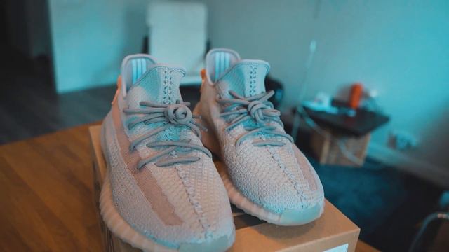 Что прохожие думают про Adidas Yeezy 350 смотреть онлайн