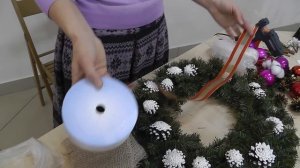 Новогодний венок из искусственной хвои