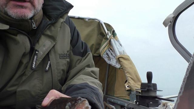 Видит око, да зуб неймет! Много судака в эхолоте Garmin, но поймать не могу! Тепленькая пошла! смотреть онлайн