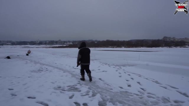 ДЕРЖИ ЕГО ЛЁХА!!!  Зимняя Рыбалка в декабре на мормышку. Крупный голавль и много ерша.