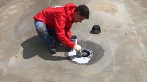 Ремонт водосточной воронки на кровле жидким полиуретаном Redington