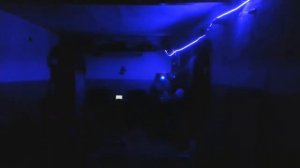 Цветомузыка в гараже, мигает под басс синяя led