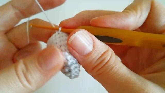 Вязаная мышь. Мышка крючком. Часть 1
