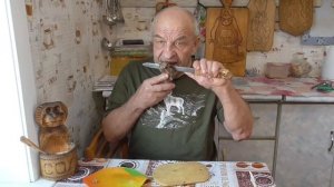 Едим мясо с ножа   по ЭВЕНКИЙСКИ