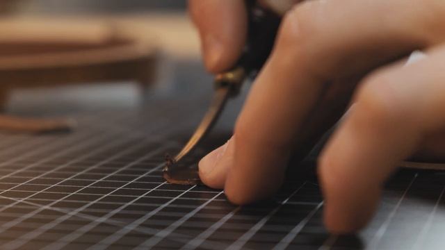 How to make a MINIMALIST LEATHER camera STRAP || ASMR (#3MinuteLeathercraft) смотреть онлайн