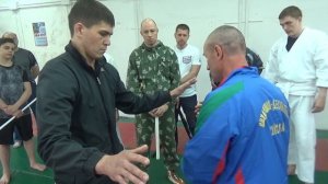 КАК ЗАЩИТИТЬСЯ ОТ НОЖА? - ТЕХНИКА НОЖЕВОГО БОЯ