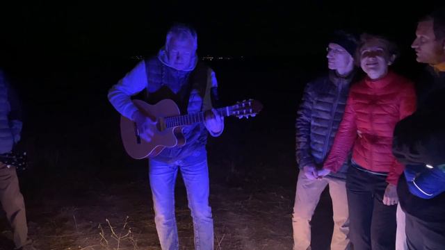 Куда ты скачешь мальчик