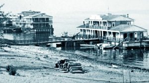 Для чего строили несамоходные суда на бетонной подушке? История Дебаркадеров