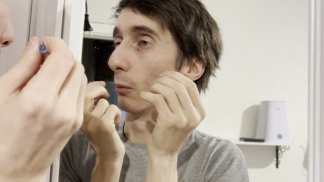 ЕвМох устал от чирия, фурункула, ячменя и пытается его вскрыть