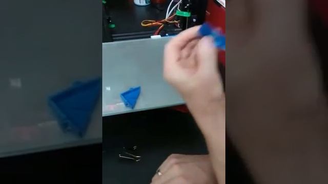 Правильное крепление стекла на столике уголками. смотреть онлайн